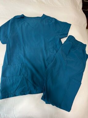 Teal Medical Scrub Set - V-Neck Top & Elastic Waist Pants